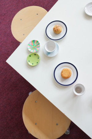 Frühstücksbrötchen auf dem Tisch der Kita Cunostraße