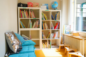 Kita Drachenburg Leseecke mit Kissen und Büchern