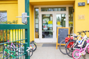 Eingang der Kita Ernststraße