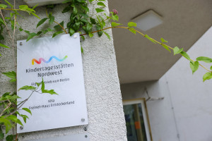 Kita Freinet-Haus Entdeckerland Eingangsschild