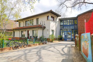Eingangsbereich der Kita Hennigsdorfer Straße